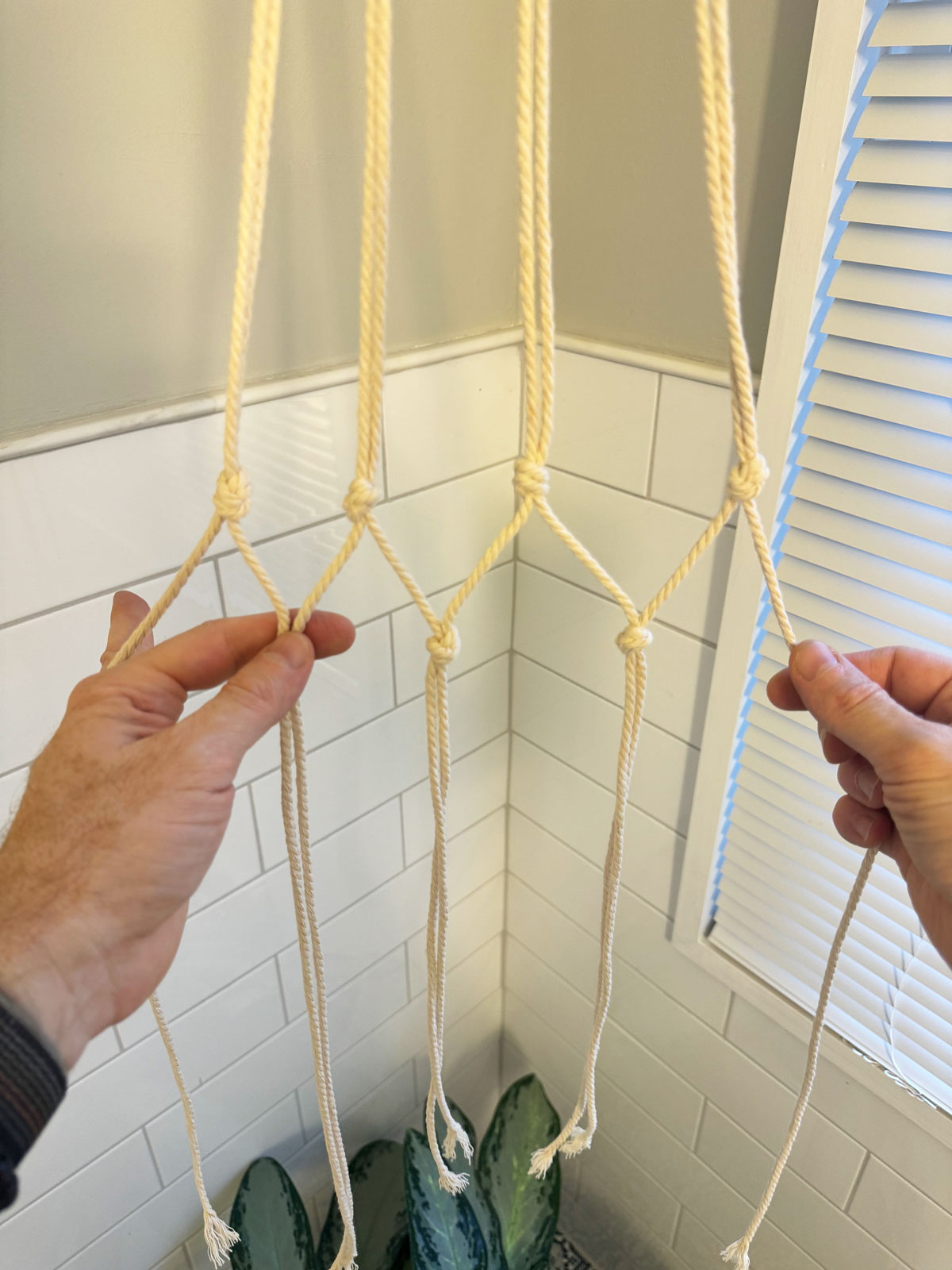 make-your-own-macrame-hanger