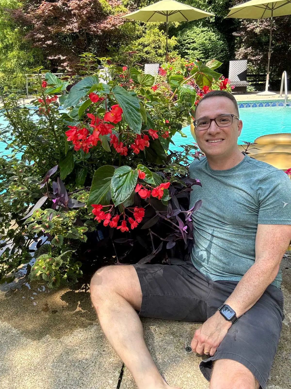 mixed-planter-poolside-plants