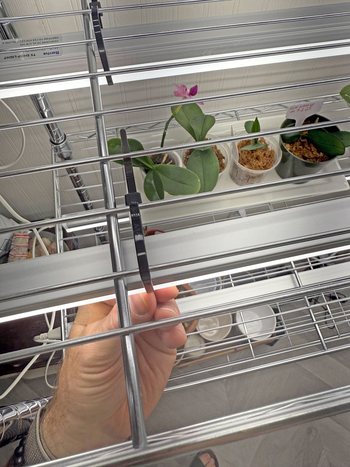 zip-ties-for-grow-lights