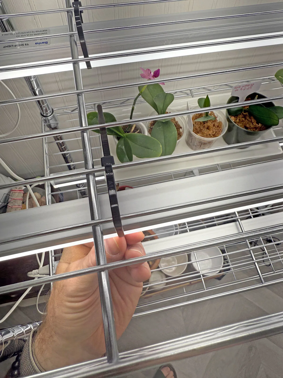 zip-ties-for-grow-lights